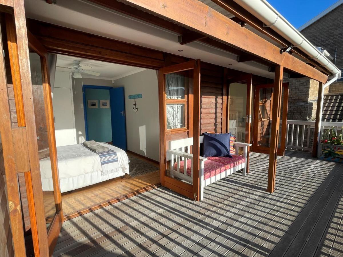 Holiday home Happy Waves *